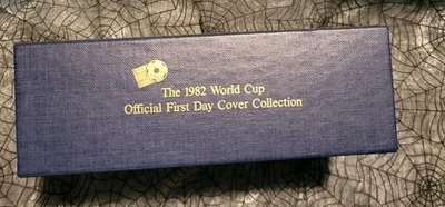 Juego de caja de colección de sobres de estampillas con cubierta de primer día oficial de fútbol de la Copa Mundial de Fútbol 1982 Foto 1 de 4
