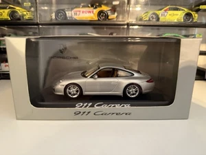 Porsche 911 (997.2) Carrera 2009 Artic Silver 1:43 Minichamps WAP 020 012 18 - Picture 1 of 4