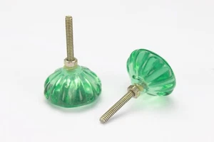 Elegant Green Glass Cabinet and Drawer Knobs - Vintage-Inspired Dresser Hardware - Picture 1 of 8
