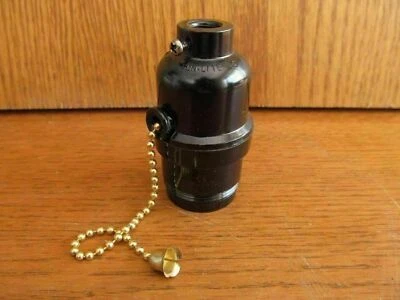 Sun-Lite LAMP SOCKET 3-WAY Pull-Chain 1/8 IP black (O-93) - Image 1 of 3