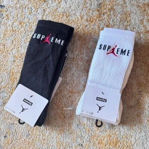 SUPREME FW24 JORDAN CREW SOCKS (2 PACK) JUMPMAN BLACK WHITE - Picture 1 of 7