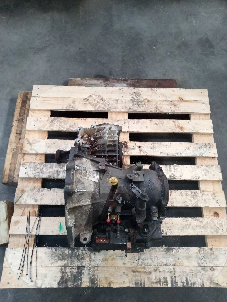 Used Automatic Transmission Assembly fits: 2004 Chrysler Town & country AT 3.3L — 第 1/4 张图片