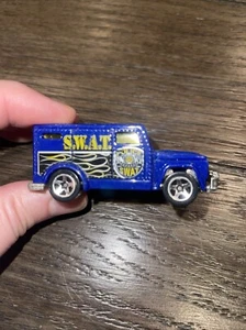 Hot Wheels 1998 Police SWAT Armored Truck. - Picture 1 of 6