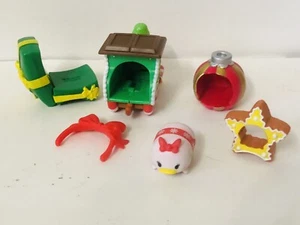 Accessories And Daisy Duck Christmas Tsum Tsum Lot Stackable PVC Figures Disney - Picture 1 of 8