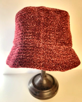 BETMAR New York Mujer Talla Única Borgoña Chenille Cubo Tejido Embalable Usado en Excelente Condición Foto 1 de 4