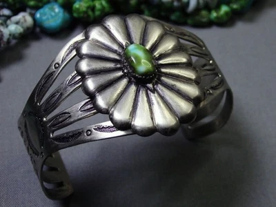 Brazalete pulsera NAVAJO Bell Trade ORO SONORAN TURQUESA NÍQUEL FLOR CONCHO 29g Foto 1 de 4