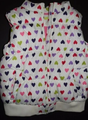 CHALECO ACOLCHADO ESTAMPADO CORAZÓN ROSA MARFIL ROSA PÚRPURA INVIERNO CRAZY 8 I HEART USADO EN EXCELENTE ESTADO TALLA 10-12  Foto 1 de 2