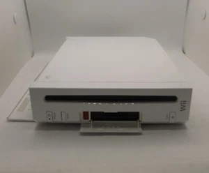 Nintendo wii console only, turns On but don't play the game ( no cables no game) - Picture 1 of 9
