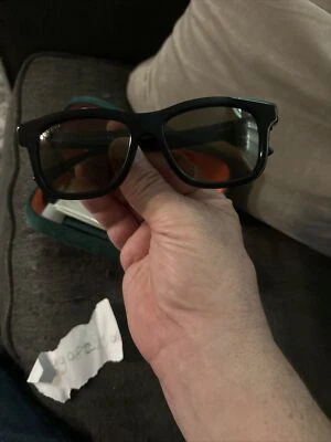 Nuevo GUCCI 0824 Negro Marrón Logo Rectangular Unisex Gg0824s 002 Auténtico Para Hombre Foto 1 de 4