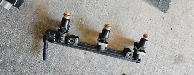 Triumph Speed Triple 1050 2007 inyectores de riel de combustible inyección 05 06 07 Foto 1 de 3