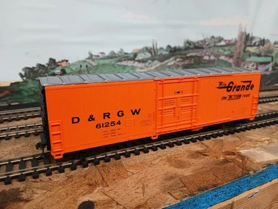 Customized Walthers HO DRGW 61254 Rio Grande 50' FGE Insulated Boxcar 932-4754 - Image 1 of 4