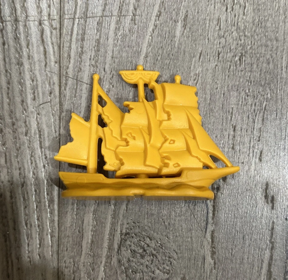 Game Of Life Pirates of the Caribbean Dead Mans Replacement Parts Yellow Ship - Image 1 of 1