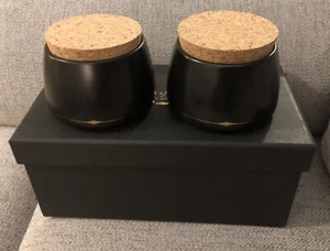 AMY HAMLEY MAGENTA barattoli coperchi sughero ceramica pesante nero rifinitura oro accento nuovi - Foto 1 di 6