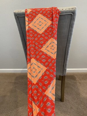 Cute Lularoe TC Legging. Beautiful Pattern! Tall and Curvy Size (12-24) New! - Image 1 of 2
