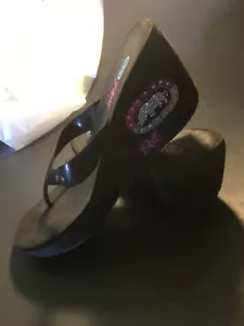 Sandalias de cuña ROJAS de Marc Ecko para mujer talla 8,5-9 color negro - Imagen 1 de 9