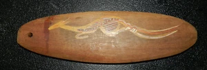 SUPERBLY PAINTED KANGAROO ON A BULL ROARER - Natural Ochres - Picture 1 of 4