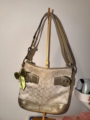 Bolso Coach "Soho" Signature Jacquard Hebilla en Crema/Dorado Foto 1 de 4