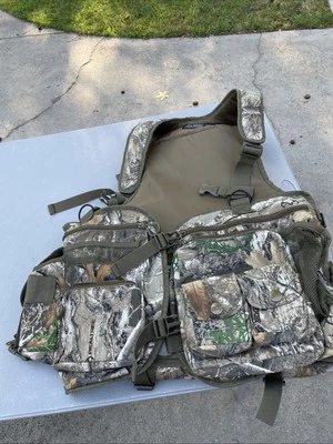 Realtree Edge Camo Turkey Hunting Vest Padded Seat Cushion Mens Universal - Image 1 of 4