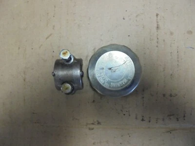 1975 Honda CB750F Supersport OEM Front Brake Reservoir Cap/Handle Bar Clamp  Foto 1 de 4