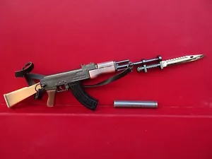 CROSSFIRE AK47 2011 COMBAT RIFLE MINIATURE STEEL FUSIL DE ASALTO - Foto 1 di 12