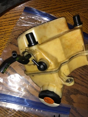 STIHL FS130 FS110 FS90 FS 110 130 LÍNEAS DE TANQUE DE COMBUSTIBLE DE GASOLINA SOPORTES DE TAPA OEM V Foto 1 de 3