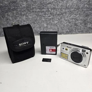 Sony CyberShot 8.1 MP Digital Camera - DSC-W150 - Silver- Bundle - Works - Picture 1 of 14