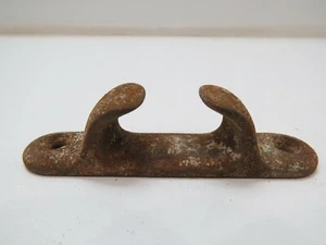 4+1/8 INCH RUSTY CHOCK BOAT FAIRLEAD (D2.5C68A) - Picture 1 of 4