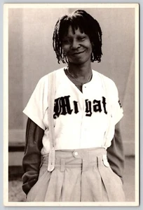 Postcard Whoopie Goldberg African American Actor Comedian - Picture 1 of 2