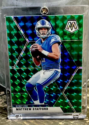 MATT STAFFORD - PRIZM ПЕРЕЛИВАЮЩИЙСЯ ЗЕЛЕНЫЙ ГОЛОГРАФИЧЕСКИЙ - SP РЕДКАЯ - RAMS ДЖЕРСИ #9 С ЧЕХЛОМ! - Изображение 1 из 4