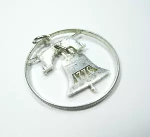 VINTAGE FRANKLIN GLOCKE 0,90 SILBER HALF DOLLAR AUSGESCHNITTENE MÜNZE ANHÄNGER CHARM - Bild 1 von 10