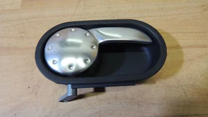 Maniglia porta Audi TT 8N comando interno anteriore destra 8N0837020A - Foto 1 di 3