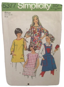Simplicity 5377 Schürzen und Topfträger Nähmuster Medium 12-14 teilweise geschnitten - Bild 1 von 3