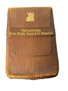 Antica borsa pubblicitaria in pelle 1895-1904 Farbenfabriken logo leone "Bayer" - Foto 1 di 9