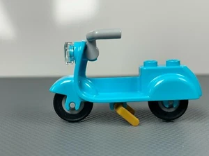 LEGO Minifigure Scooter Medium Azure Moped Vespa Motor Bike Friends 41440 - Picture 1 of 9
