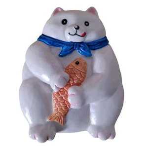 Vintage Wal-Mart Clay Bear with fish refrigerator magnet - Picture 1 of 3