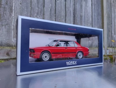 NUEVO en caja raro rojo Norev escala 1/18 diecast modelo 183262 1986 BMW M 535i Foto 1 de 4