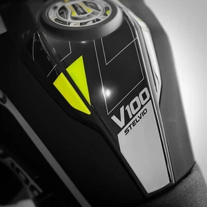 Paraserbatoio per Moto Guzzi Stelvio V100 2024 On GP-3057 NERO VULCANO - Picture 1 of 4