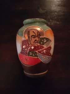 Vintage Small Moriage Satsuma Vase  the Immortals 2 Inches Occupied Japan - Picture 1 of 3