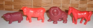 Menge 4 Vintage TootsieToy Gummistiere Kuh Schwein Pferd Löwe - Tootsie Spielzeug - Bild 1 von 7