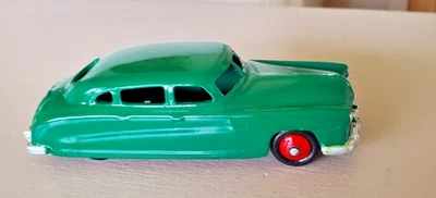 1:43 Scale Diecast Dinky Dinky Car 171 Hudson Commodore Saloon Grass Green Code3 - Imagem 1 de 4