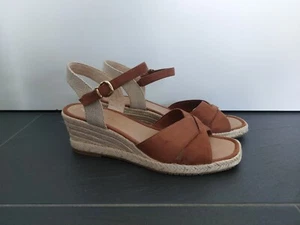 TAMARIS Keilsandalette, NEU, ungetragen im Karton, braun, Gr. 41 - Bild 1 von 7