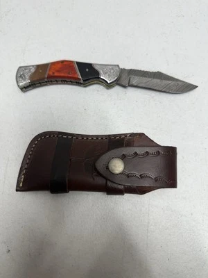 Cuchillo plegable de acero Damasco hoja de 3” mango de 4-1/4” funda de cuero hecha a mano Foto 1 de 4