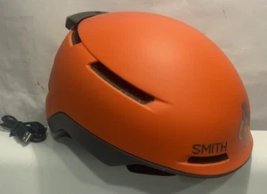 Nuevo Casco Smith Quantum Mediano MIPS 55-59 Con Luz Ebike 55-59 2022 Impecable - Imagen 1 de 7