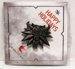 The Witcher 3 Wolfs Head Enamel Pin Promo Item Wild Hunt 2016 Happy Holidays NEW - Picture 1 of 2