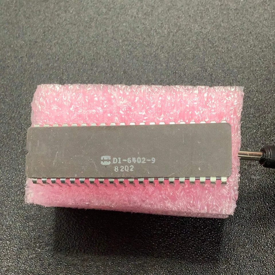 HD1-6402-9 - HARRIS - UART Channel RS232 40-CERDIP - Image 1 of 1