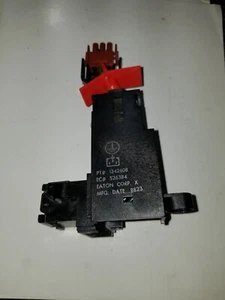 Interruptor de alimentación Eaton PT1342608 EC#526384 Eaton Corp X Mfg fecha 8823 - Imagen 1 de 9