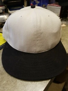 Cappello Nike Golf Vintage Dead Stock Bianco e Nero Vuoto Anteriore NUOVO - Foto 1 di 4