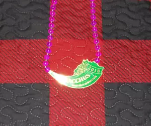 2018 KREWE OF BACCHUS GOLDEN J.K. SIMMONS MARDI GRAS MEDALLION BEAD NECKLACE - Picture 1 of 3
