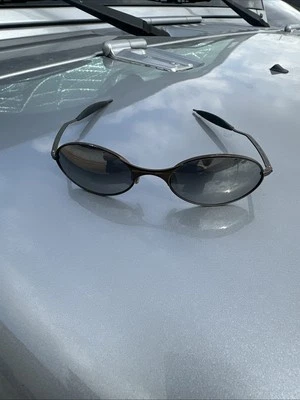 Gafas de sol Oakley E Wire Gen 1 vintage marco de metal bronce estilo matriz Y2k Foto 1 de 4