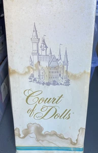 Muñeca Court Of Dolls Porcelana 26” “Olivia” 4752/5000 Nueva en Caja Original COE - Imagen 1 de 8